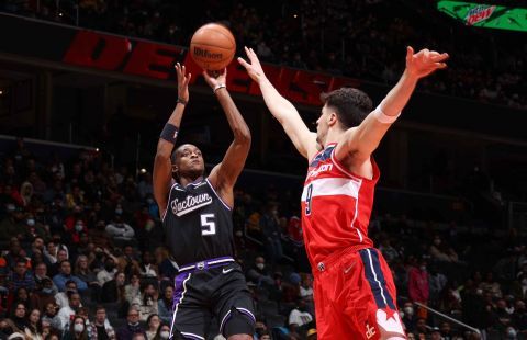  福克斯准三双国王客场击败火箭终结对手连胜