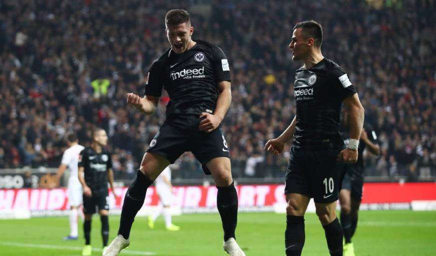  莱比锡红牛客场奏凯，高效反击彰显战术威力  